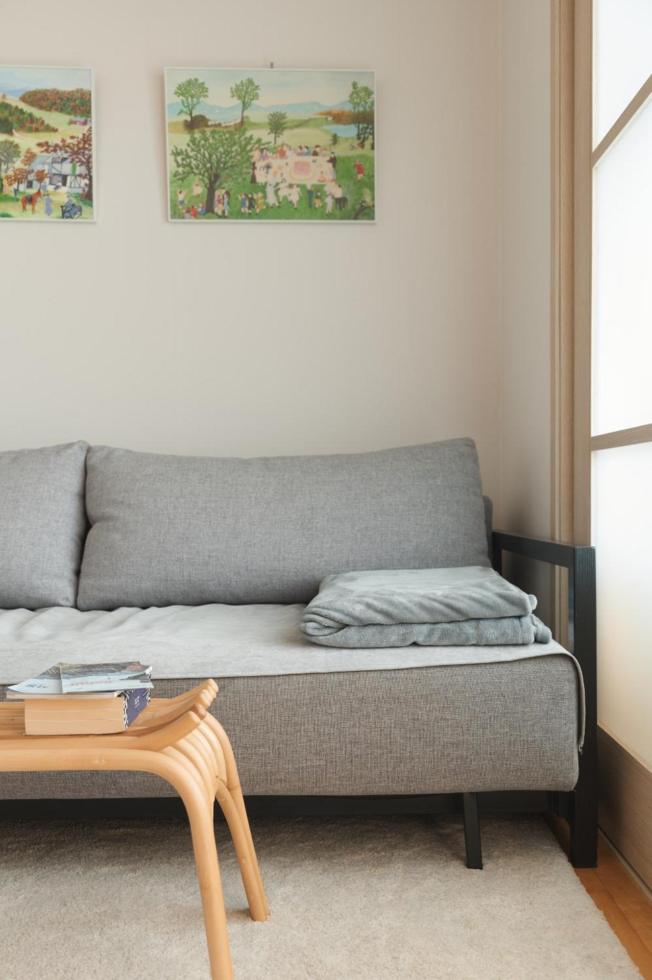 Urban Apartment *